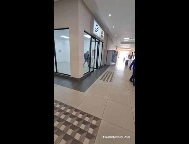 RETAIL PROPERTY TO RENT IN WOODLANDS